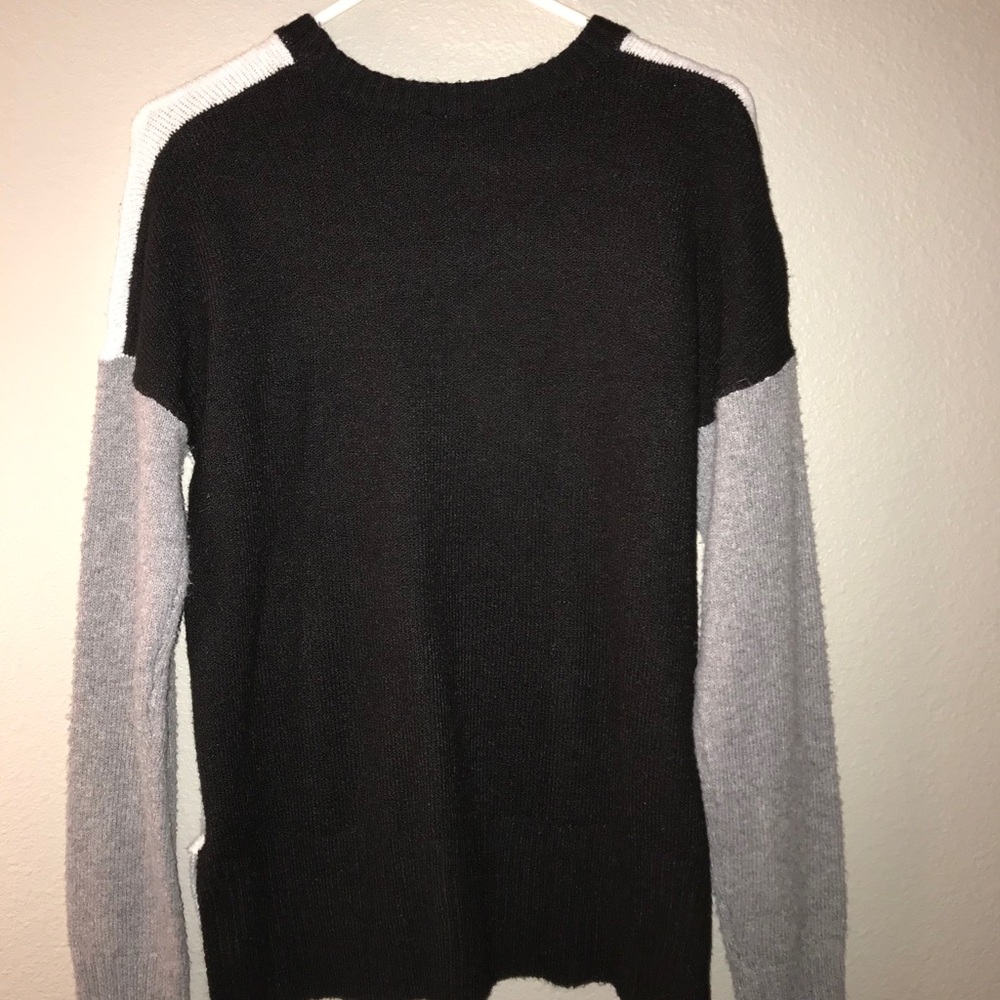 Color Block Sweater - Picture 4 of 4